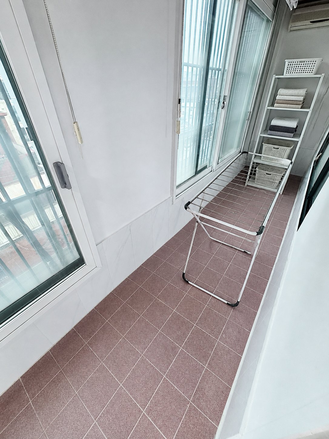 Option B · Gangseo-gu, 4th floor (with elevator)