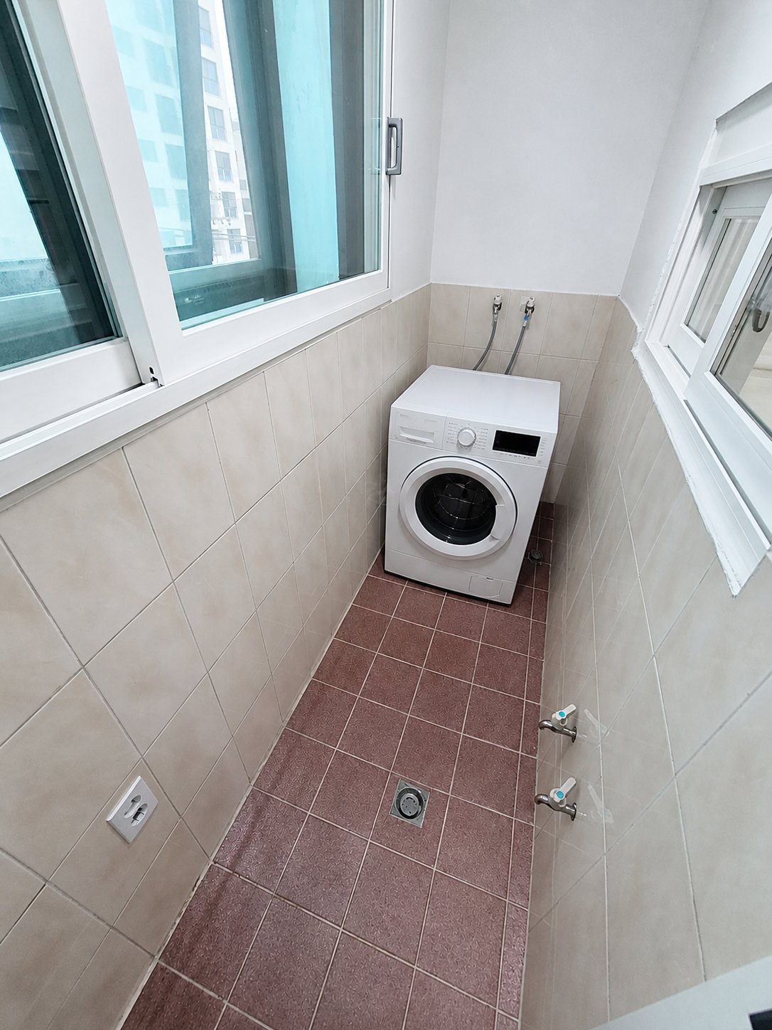 Option B · Gangseo-gu, 4th floor (with elevator)